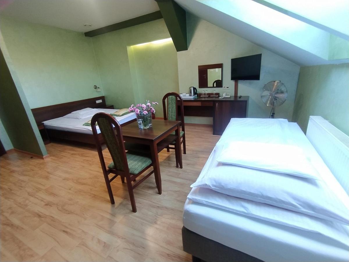 Restauracja Kargul Noclegi Łęczyca Extérieur photo